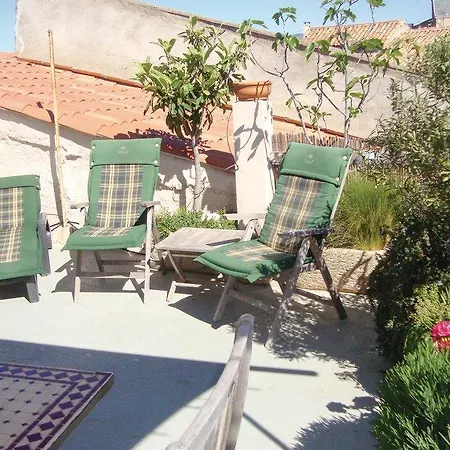 Сasa de vacaciones Two-bedroom Holiday In *